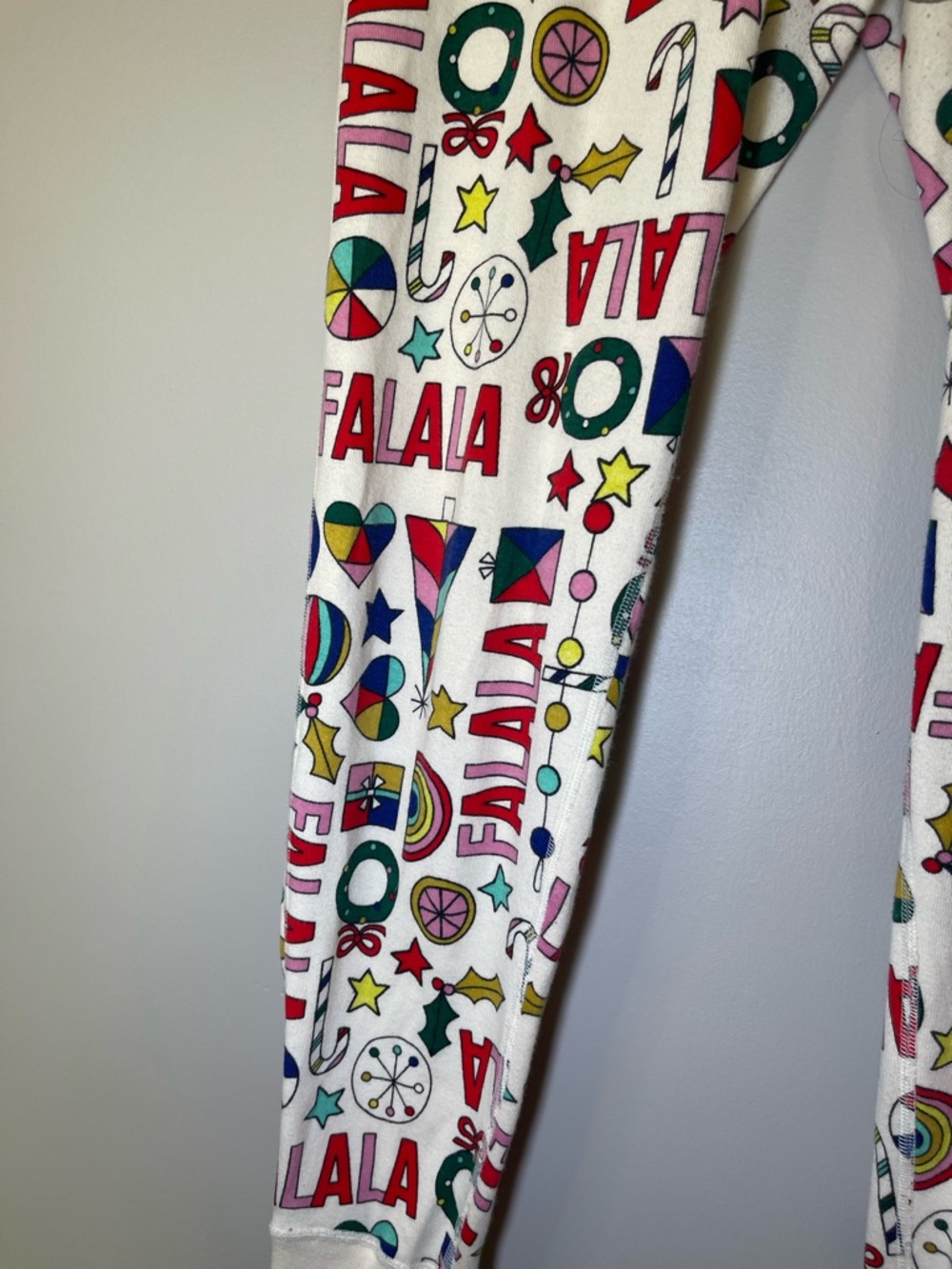 Hanna Andersson White Joggers with Multicolor Holiday 'Fa La La' Print - Picture 2 of 7